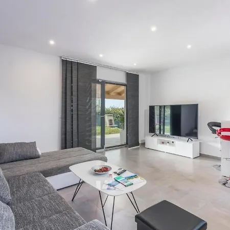 Antoniana By Interhome *