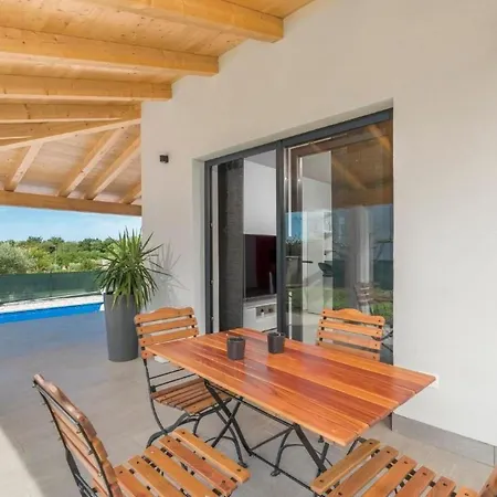 Antoniana By Interhome *